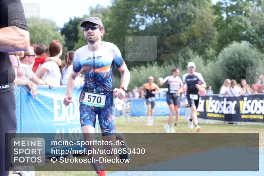 31.08.2025 - Elbe Triathlon Hamburg Strokosch-Dieckow http://msf.ph/oto/8653430 31.08.2025 11:24:10 Ziel 570, 617, 739, 741, 788, 1039, 1054, 1240 meine-sportfotos.de