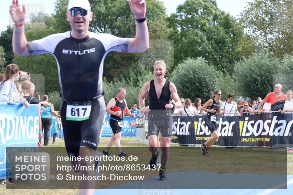 31.08.2025 - Elbe Triathlon Hamburg Strokosch-Dieckow http://msf.ph/oto/8653437 31.08.2025 11:24:13 Ziel 406, 570, 617, 739, 741, 1039, 1054, 1193, 1240, 1287 meine-sportfotos.de