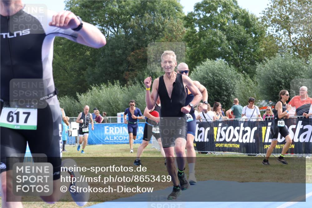 31.08.2025 - Elbe Triathlon Hamburg Strokosch-Dieckow http://msf.ph/oto/8653439 31.08.2025 11:24:14 Ziel 406, 570, 617, 741, 1039, 1054, 1098, 1193, 1287 meine-sportfotos.de