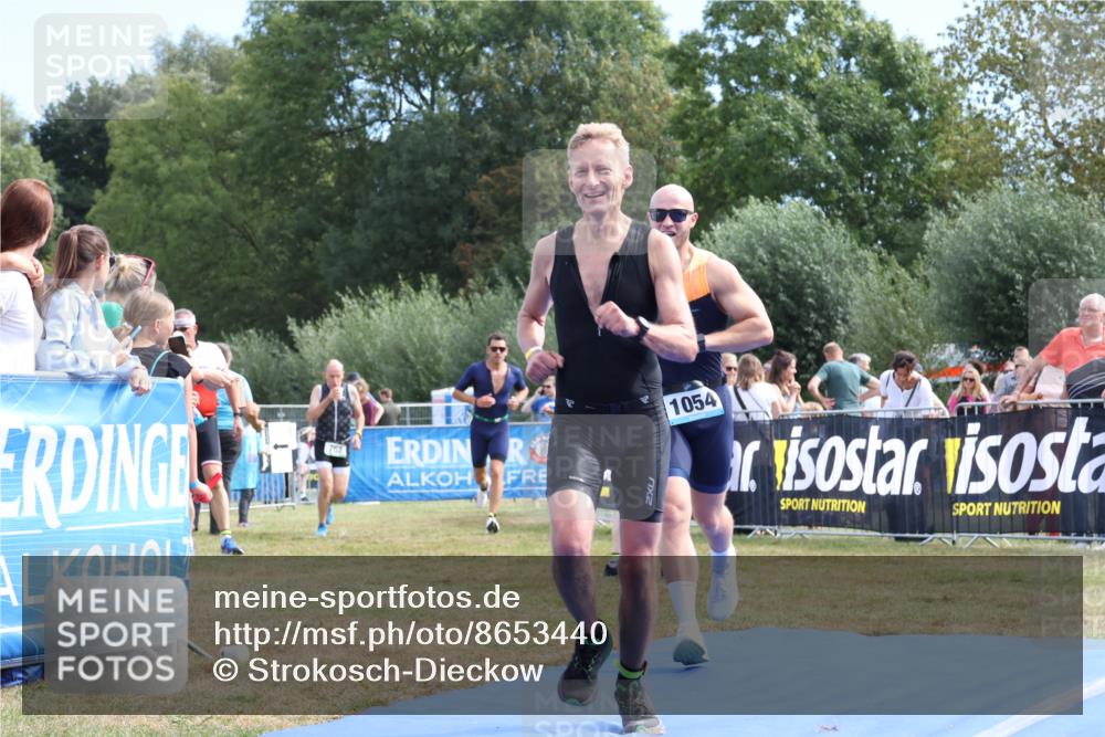 31.08.2025 - Elbe Triathlon Hamburg Strokosch-Dieckow http://msf.ph/oto/8653440 31.08.2025 11:24:14 Ziel 406, 570, 617, 741, 1039, 1054, 1098, 1193, 1287 meine-sportfotos.de