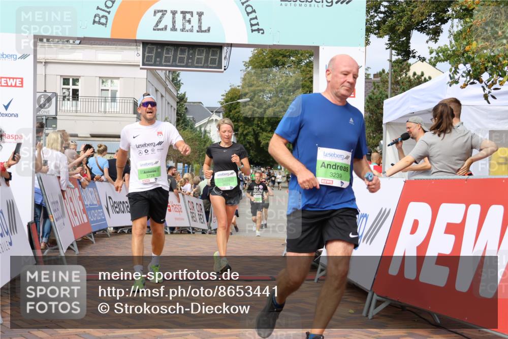 31.08.2025 - 21. Blankeneser Heldenlauf Strokosch-Dieckow http://msf.ph/oto/8653441 31.08.2025 11:07:47 Ziel 3456, 3239, 3023, 3161, 3728 meine-sportfotos.de