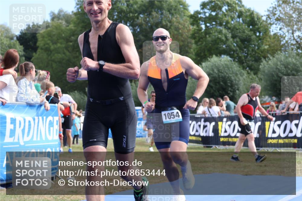31.08.2025 - Elbe Triathlon Hamburg Strokosch-Dieckow http://msf.ph/oto/8653444 31.08.2025 11:24:15 Ziel 406, 570, 617, 741, 1039, 1054, 1098, 1193, 1287 meine-sportfotos.de