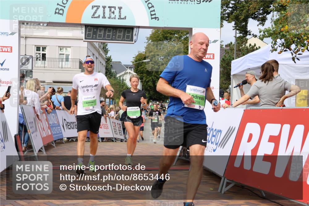 31.08.2025 - 21. Blankeneser Heldenlauf Strokosch-Dieckow http://msf.ph/oto/8653446 31.08.2025 11:07:47 Ziel 3456, 3239, 3023, 3161, 3728 meine-sportfotos.de