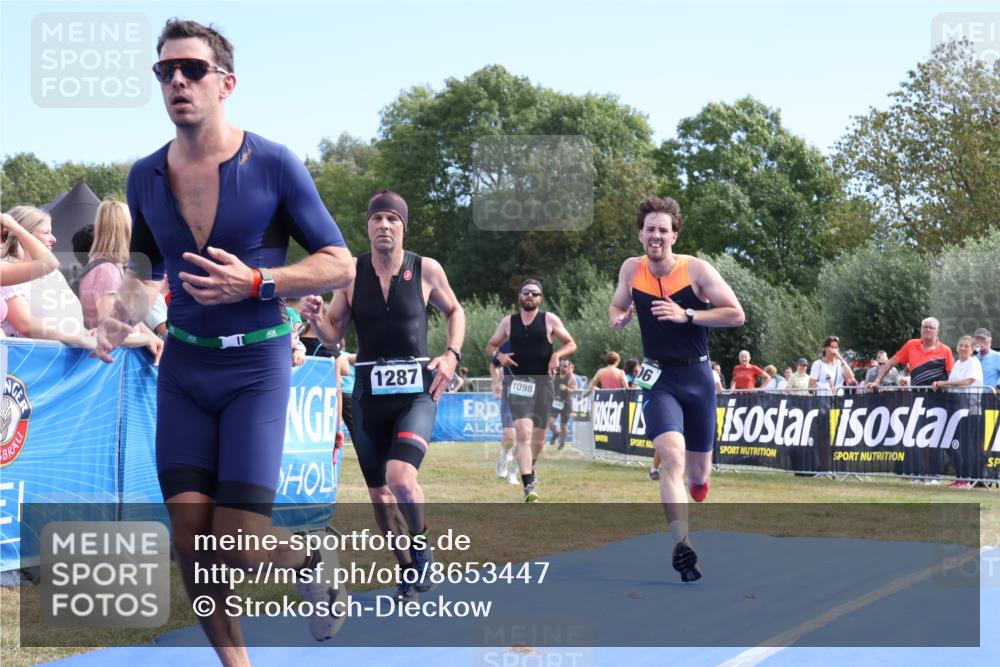 31.08.2025 - Elbe Triathlon Hamburg Strokosch-Dieckow http://msf.ph/oto/8653447 31.08.2025 11:24:20 Ziel 406, 741, 1054, 1080, 1094, 1098, 1170, 1193, 1287 meine-sportfotos.de