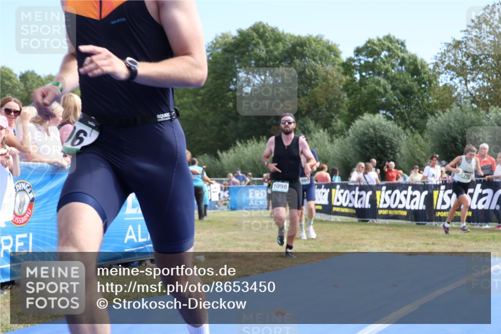 31.08.2025 - Elbe Triathlon Hamburg Strokosch-Dieckow http://msf.ph/oto/8653450 31.08.2025 11:24:22 Ziel 406, 1080, 1094, 1098, 1170, 1193, 1287 meine-sportfotos.de