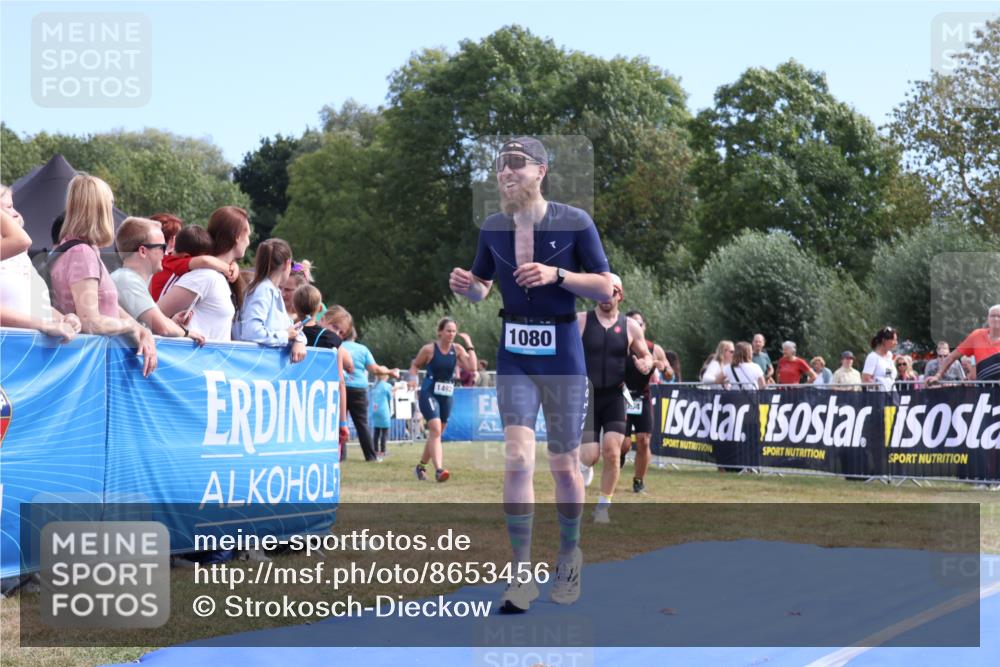 31.08.2025 - Elbe Triathlon Hamburg Strokosch-Dieckow http://msf.ph/oto/8653456 31.08.2025 11:24:25 Ziel 406, 643, 1080, 1094, 1098, 1170, 1193, 1208, 1287 meine-sportfotos.de