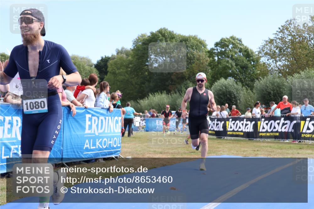 31.08.2025 - Elbe Triathlon Hamburg Strokosch-Dieckow http://msf.ph/oto/8653460 31.08.2025 11:24:26 Ziel 406, 643, 1080, 1094, 1098, 1170, 1208 meine-sportfotos.de