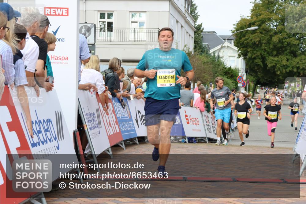 31.08.2025 - 21. Blankeneser Heldenlauf Strokosch-Dieckow http://msf.ph/oto/8653463 31.08.2025 10:26:01 Ziel 2736, 2777, 2342, 2193, 2070, 2241, 2243, 2119, 2118 meine-sportfotos.de