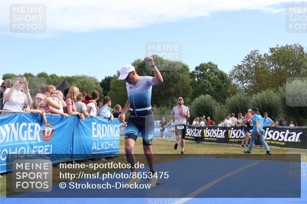 31.08.2025 - Elbe Triathlon Hamburg Strokosch-Dieckow http://msf.ph/oto/8653475 31.08.2025 11:24:44 Ziel 558, 627, 629, 750, 1164 meine-sportfotos.de