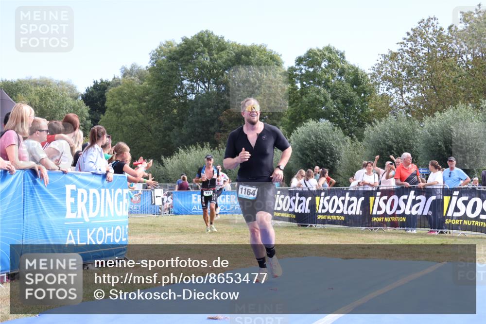 31.08.2025 - Elbe Triathlon Hamburg Strokosch-Dieckow http://msf.ph/oto/8653477 31.08.2025 11:24:52 Ziel 558, 773, 943, 1010, 1164 meine-sportfotos.de