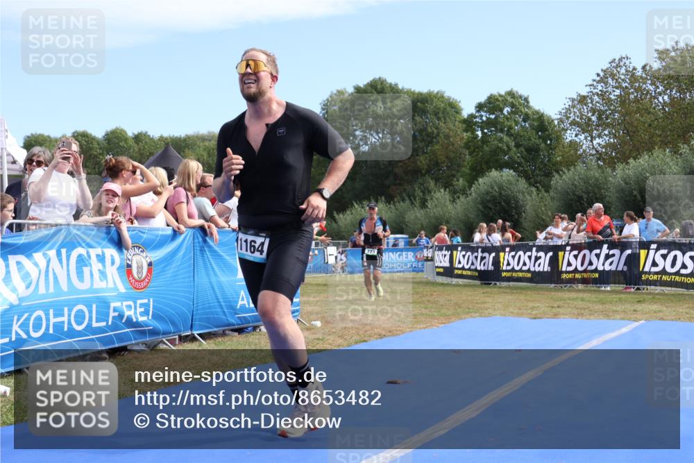 31.08.2025 - Elbe Triathlon Hamburg Strokosch-Dieckow http://msf.ph/oto/8653482 31.08.2025 11:24:53 Ziel 773, 943, 1010, 1164 meine-sportfotos.de