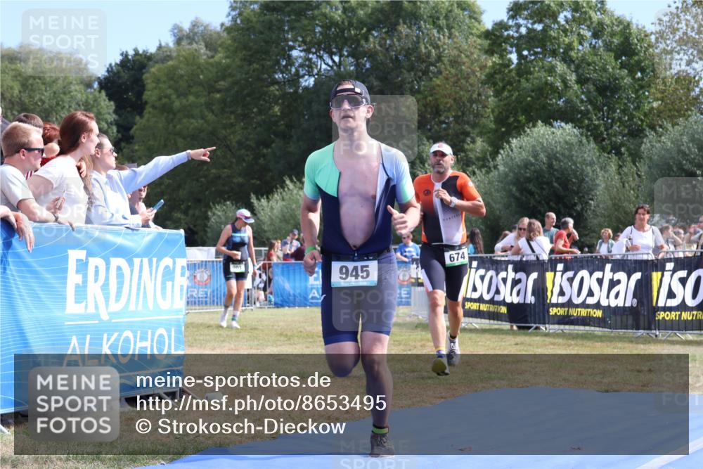 31.08.2025 - Elbe Triathlon Hamburg Strokosch-Dieckow http://msf.ph/oto/8653495 31.08.2025 11:25:26 Ziel 674, 945 meine-sportfotos.de