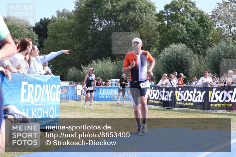 31.08.2025 - Elbe Triathlon Hamburg Strokosch-Dieckow http://msf.ph/oto/8653499 31.08.2025 11:25:27 Ziel 569, 674, 945 meine-sportfotos.de