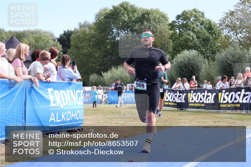 31.08.2025 - Elbe Triathlon Hamburg Strokosch-Dieckow http://msf.ph/oto/8653507 31.08.2025 11:25:35 Ziel 569, 935, 1003 meine-sportfotos.de