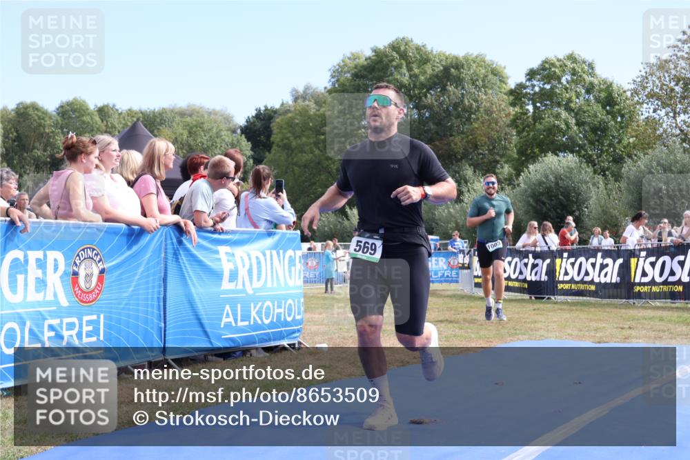 31.08.2025 - Elbe Triathlon Hamburg Strokosch-Dieckow http://msf.ph/oto/8653509 31.08.2025 11:25:35 Ziel 569, 935, 1003 meine-sportfotos.de