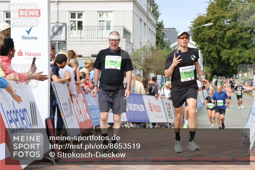31.08.2025 - 21. Blankeneser Heldenlauf Strokosch-Dieckow http://msf.ph/oto/8653519 31.08.2025 11:07:41 Ziel 3562, 3456, 3453, 3161 meine-sportfotos.de