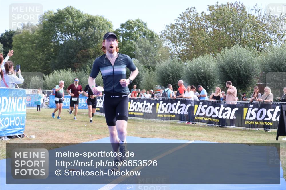 31.08.2025 - Elbe Triathlon Hamburg Strokosch-Dieckow http://msf.ph/oto/8653526 31.08.2025 11:25:42 Ziel 610, 935, 1003, 1062, 1139, 1246 meine-sportfotos.de