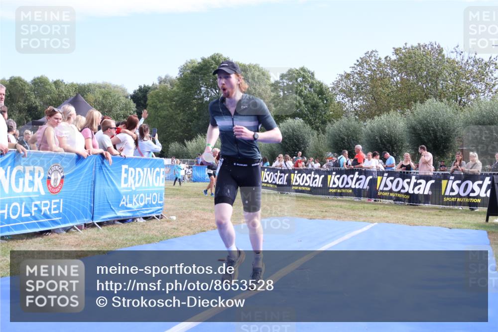 31.08.2025 - Elbe Triathlon Hamburg Strokosch-Dieckow http://msf.ph/oto/8653528 31.08.2025 11:25:43 Ziel 610, 935, 1003, 1062, 1139, 1246 meine-sportfotos.de