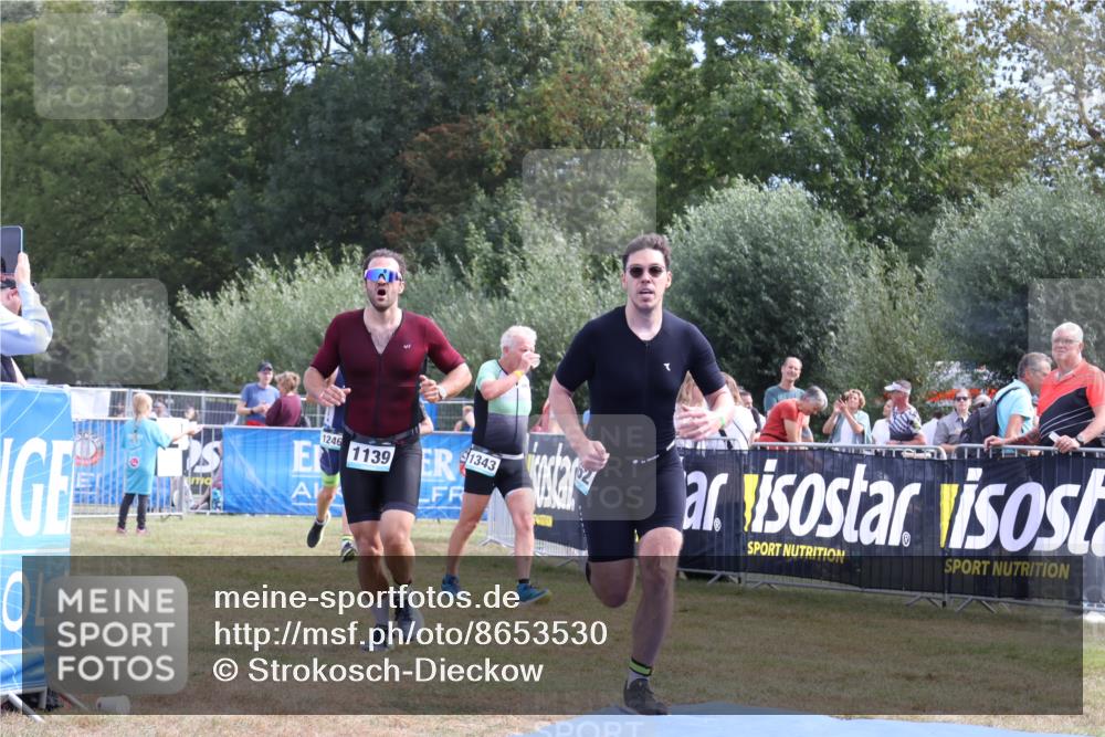 31.08.2025 - Elbe Triathlon Hamburg Strokosch-Dieckow http://msf.ph/oto/8653530 31.08.2025 11:25:44 Ziel 610, 935, 966, 1062, 1139, 1246 meine-sportfotos.de