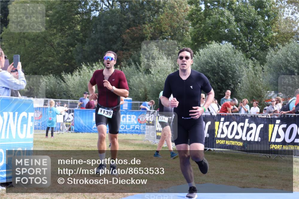 31.08.2025 - Elbe Triathlon Hamburg Strokosch-Dieckow http://msf.ph/oto/8653533 31.08.2025 11:25:45 Ziel 610, 935, 966, 1062, 1139, 1246 meine-sportfotos.de