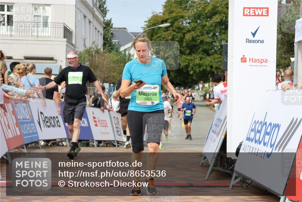 31.08.2025 - 21. Blankeneser Heldenlauf Strokosch-Dieckow http://msf.ph/oto/8653536 31.08.2025 11:07:39 Ziel 3562, 3456, 3453, 3161 meine-sportfotos.de