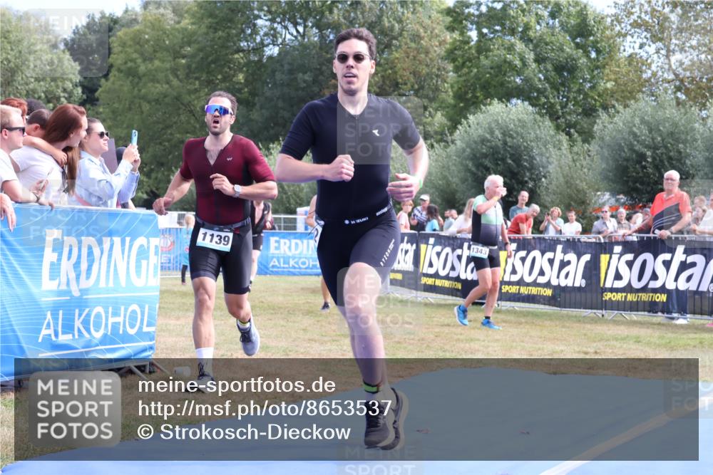 31.08.2025 - Elbe Triathlon Hamburg Strokosch-Dieckow http://msf.ph/oto/8653537 31.08.2025 11:25:45 Ziel 610, 935, 966, 1062, 1139, 1246 meine-sportfotos.de
