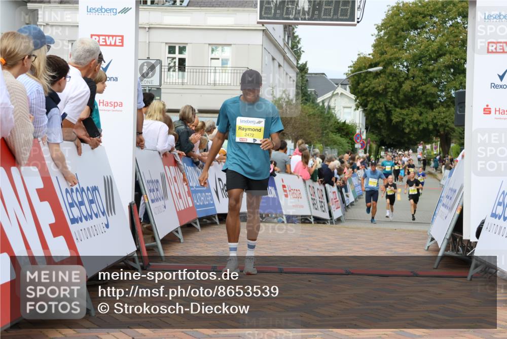 31.08.2025 - 21. Blankeneser Heldenlauf Strokosch-Dieckow http://msf.ph/oto/8653539 31.08.2025 10:25:49 Ziel 2366, 2235, 2472 meine-sportfotos.de
