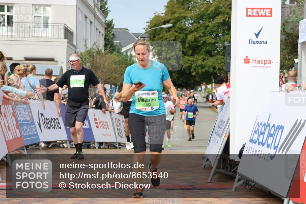 31.08.2025 - 21. Blankeneser Heldenlauf Strokosch-Dieckow http://msf.ph/oto/8653540 31.08.2025 11:07:39 Ziel 3562, 3456, 3453, 3161 meine-sportfotos.de