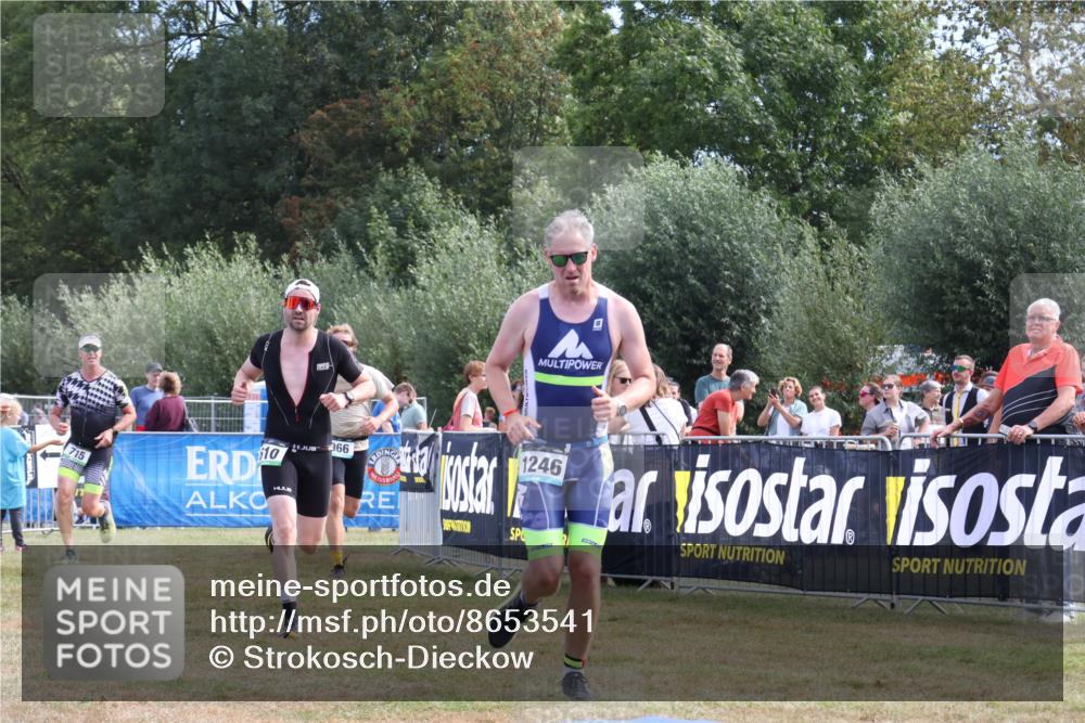 31.08.2025 - Elbe Triathlon Hamburg Strokosch-Dieckow http://msf.ph/oto/8653541 31.08.2025 11:25:48 Ziel 610, 715, 966, 1062, 1139, 1246 meine-sportfotos.de