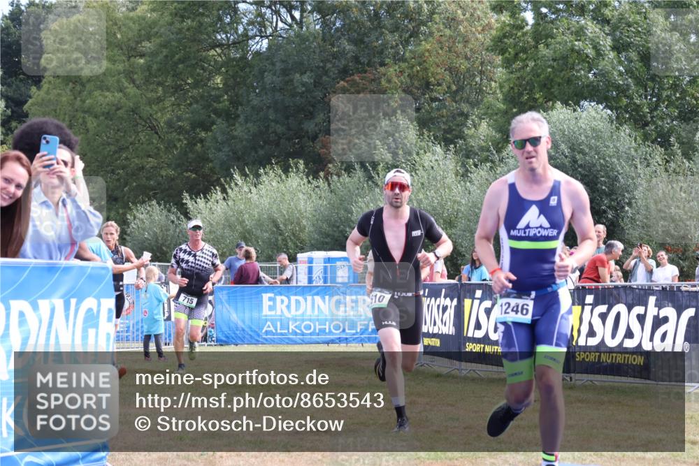 31.08.2025 - Elbe Triathlon Hamburg Strokosch-Dieckow http://msf.ph/oto/8653543 31.08.2025 11:25:49 Ziel 610, 715, 966, 1062, 1139, 1246 meine-sportfotos.de