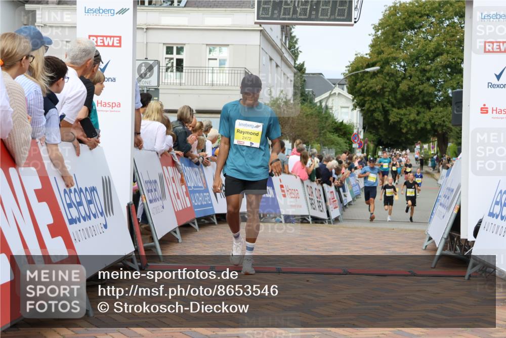 31.08.2025 - 21. Blankeneser Heldenlauf Strokosch-Dieckow http://msf.ph/oto/8653546 31.08.2025 10:25:49 Ziel 2366, 2235, 2472 meine-sportfotos.de