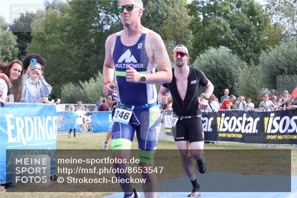 31.08.2025 - Elbe Triathlon Hamburg Strokosch-Dieckow http://msf.ph/oto/8653547 31.08.2025 11:25:50 Ziel 610, 715, 966, 1062, 1139, 1246 meine-sportfotos.de