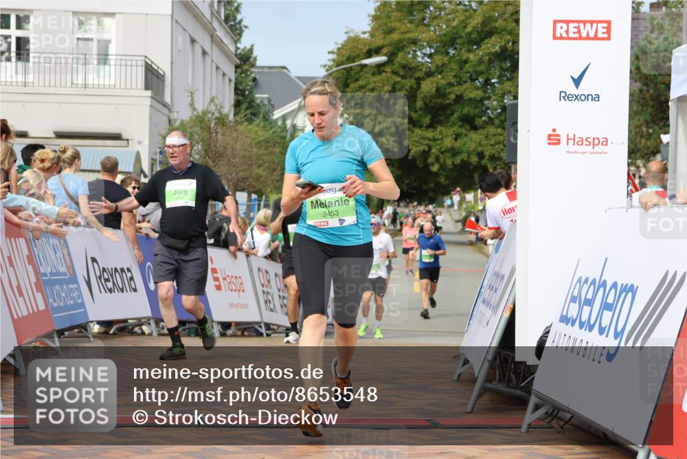31.08.2025 - 21. Blankeneser Heldenlauf Strokosch-Dieckow http://msf.ph/oto/8653548 31.08.2025 11:07:39 Ziel 3562, 3456, 3453, 3161 meine-sportfotos.de