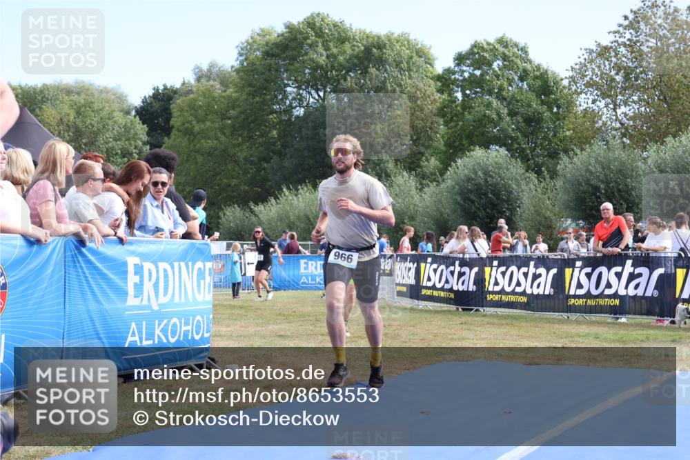 31.08.2025 - Elbe Triathlon Hamburg Strokosch-Dieckow http://msf.ph/oto/8653553 31.08.2025 11:25:52 Ziel 610, 715, 966, 1139, 1246 meine-sportfotos.de