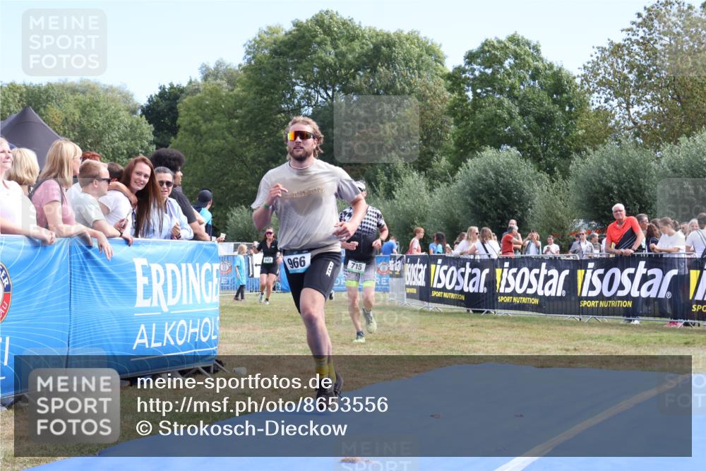 31.08.2025 - Elbe Triathlon Hamburg Strokosch-Dieckow http://msf.ph/oto/8653556 31.08.2025 11:25:52 Ziel 610, 715, 966, 1139, 1246 meine-sportfotos.de