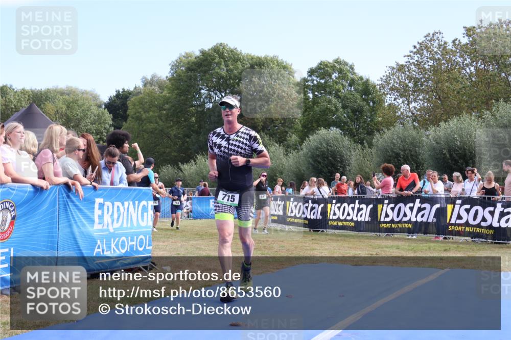 31.08.2025 - Elbe Triathlon Hamburg Strokosch-Dieckow http://msf.ph/oto/8653560 31.08.2025 11:25:55 Ziel 610, 715, 966, 1246 meine-sportfotos.de