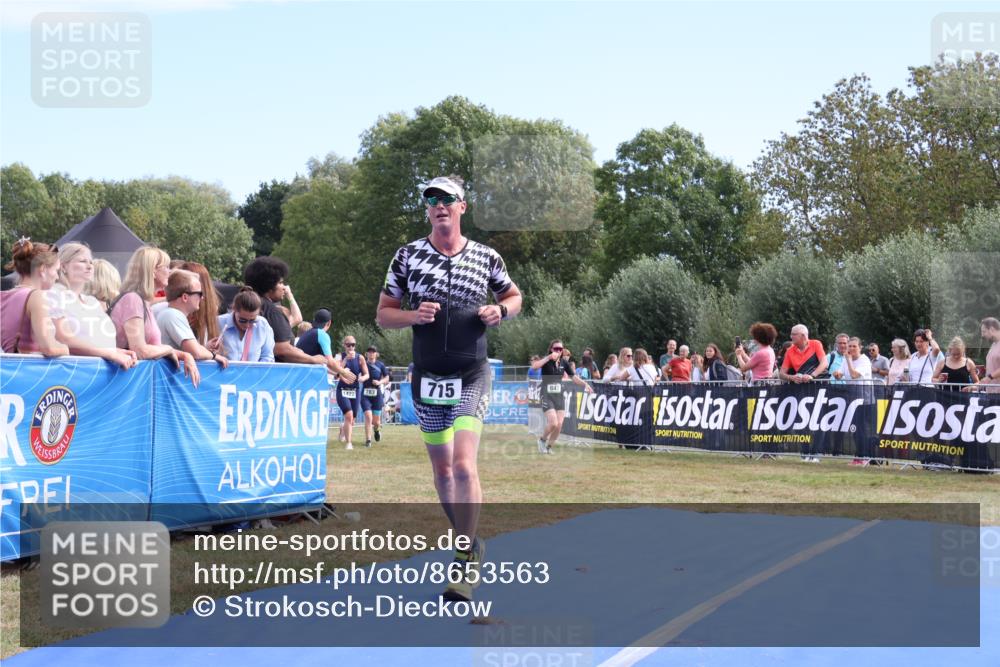 31.08.2025 - Elbe Triathlon Hamburg Strokosch-Dieckow http://msf.ph/oto/8653563 31.08.2025 11:25:55 Ziel 610, 715, 966, 1246 meine-sportfotos.de