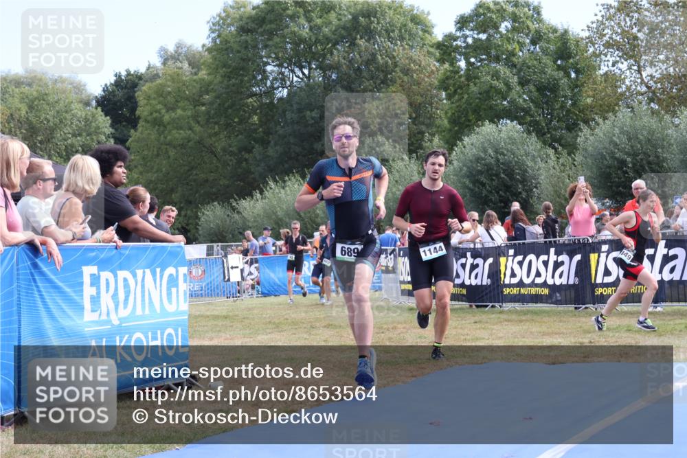 31.08.2025 - Elbe Triathlon Hamburg Strokosch-Dieckow http://msf.ph/oto/8653564 31.08.2025 11:26:03 Ziel 669, 689, 742, 779, 1127, 1144 meine-sportfotos.de