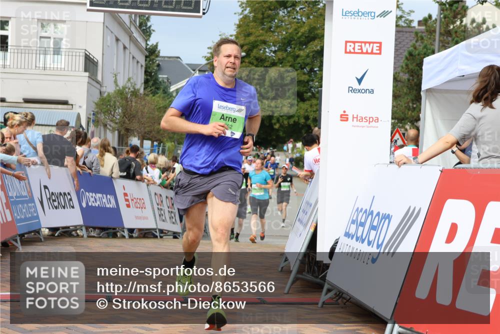 31.08.2025 - 21. Blankeneser Heldenlauf Strokosch-Dieckow http://msf.ph/oto/8653566 31.08.2025 11:07:34 Ziel 3483, 3562, 3516, 3453 meine-sportfotos.de