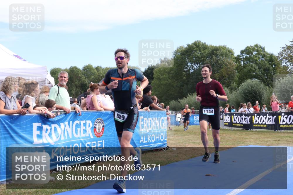31.08.2025 - Elbe Triathlon Hamburg Strokosch-Dieckow http://msf.ph/oto/8653571 31.08.2025 11:26:05 Ziel 669, 689, 742, 779, 854, 1127, 1144 meine-sportfotos.de
