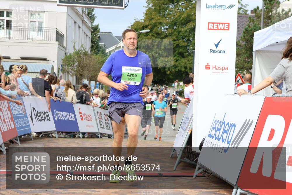 31.08.2025 - 21. Blankeneser Heldenlauf Strokosch-Dieckow http://msf.ph/oto/8653574 31.08.2025 11:07:34 Ziel 3483, 3562, 3516, 3453 meine-sportfotos.de