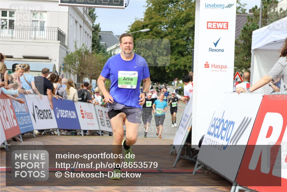 31.08.2025 - 21. Blankeneser Heldenlauf Strokosch-Dieckow http://msf.ph/oto/8653579 31.08.2025 11:07:34 Ziel 3483, 3562, 3516, 3453 meine-sportfotos.de