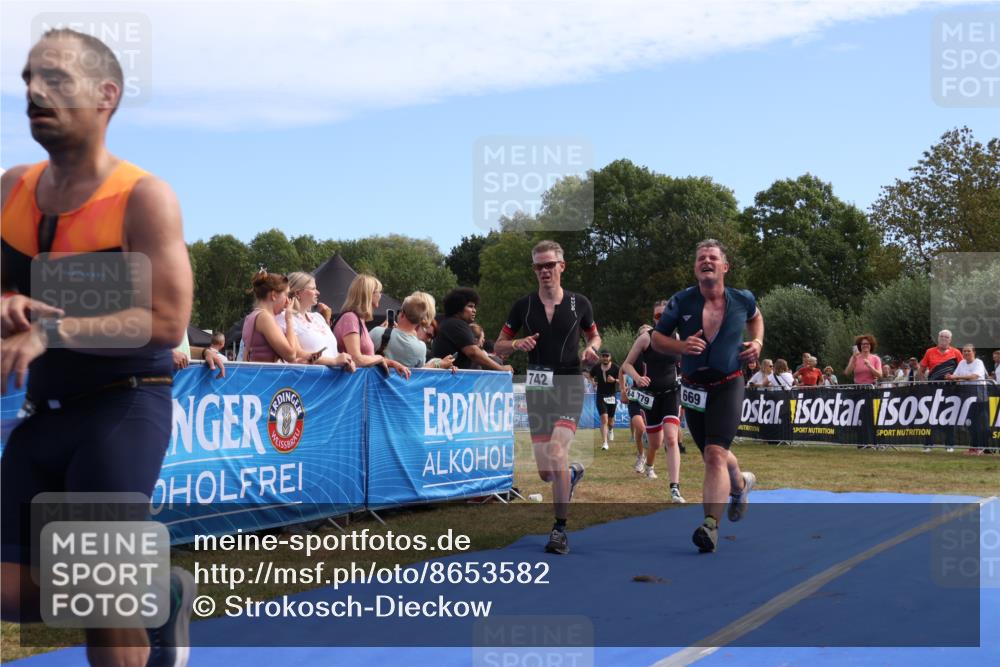 31.08.2025 - Elbe Triathlon Hamburg Strokosch-Dieckow http://msf.ph/oto/8653582 31.08.2025 11:26:11 Ziel 669, 742, 779, 854, 1029, 1127, 1168 meine-sportfotos.de