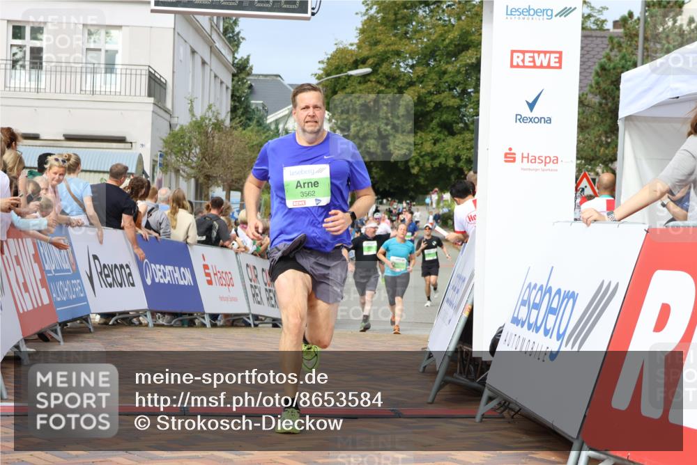 31.08.2025 - 21. Blankeneser Heldenlauf Strokosch-Dieckow http://msf.ph/oto/8653584 31.08.2025 11:07:34 Ziel 3483, 3562, 3516, 3453 meine-sportfotos.de