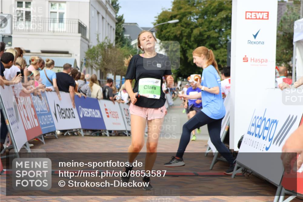 31.08.2025 - 21. Blankeneser Heldenlauf Strokosch-Dieckow http://msf.ph/oto/8653587 31.08.2025 11:07:31 Ziel 3483, 3562, 3323, 3516 meine-sportfotos.de