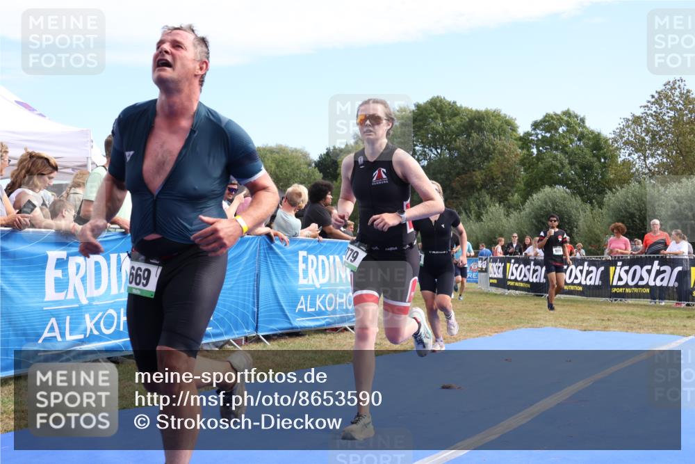 31.08.2025 - Elbe Triathlon Hamburg Strokosch-Dieckow http://msf.ph/oto/8653590 31.08.2025 11:26:13 Ziel 669, 742, 779, 854, 956, 1029, 1127, 1168 meine-sportfotos.de