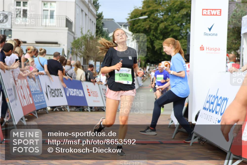 31.08.2025 - 21. Blankeneser Heldenlauf Strokosch-Dieckow http://msf.ph/oto/8653592 31.08.2025 11:07:31 Ziel 3483, 3562, 3323, 3516 meine-sportfotos.de