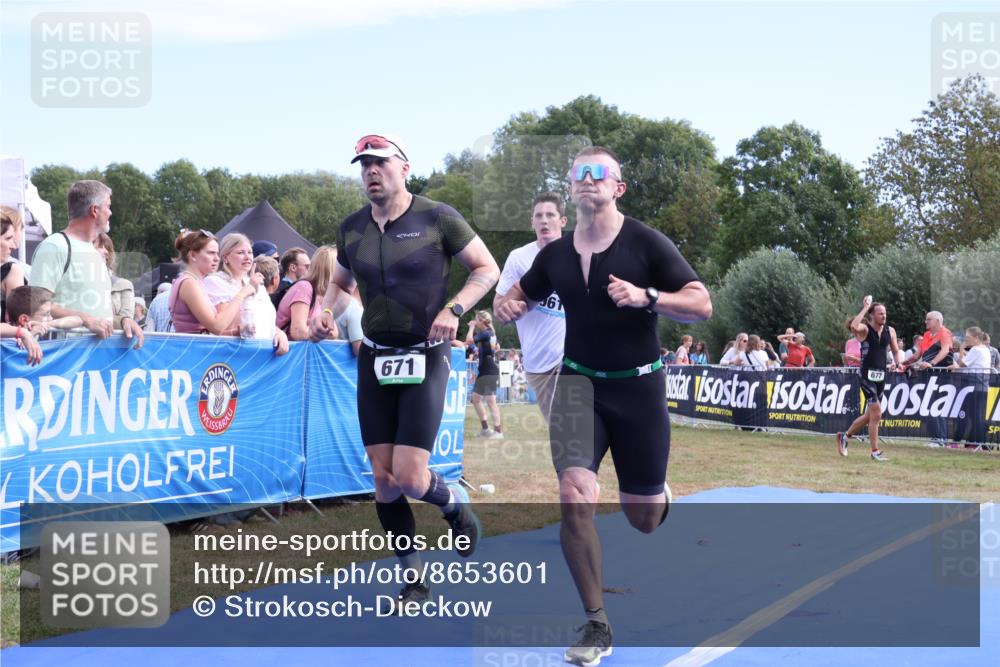 31.08.2025 - Elbe Triathlon Hamburg Strokosch-Dieckow http://msf.ph/oto/8653601 31.08.2025 11:26:57 Ziel 613, 671, 925, 961, 1216 meine-sportfotos.de