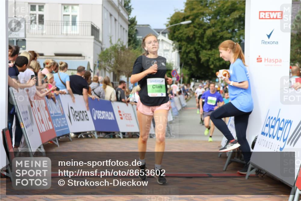 31.08.2025 - 21. Blankeneser Heldenlauf Strokosch-Dieckow http://msf.ph/oto/8653602 31.08.2025 11:07:30 Ziel 3483, 3562, 3323, 3516 meine-sportfotos.de