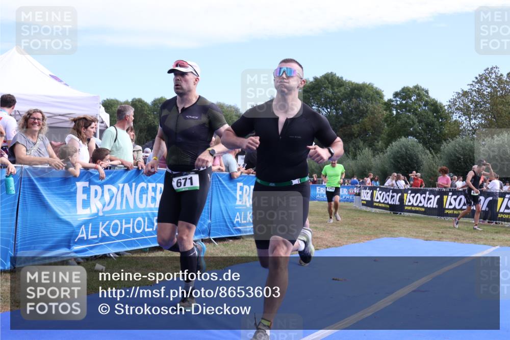 31.08.2025 - Elbe Triathlon Hamburg Strokosch-Dieckow http://msf.ph/oto/8653603 31.08.2025 11:26:57 Ziel 613, 671, 925, 961, 1216 meine-sportfotos.de